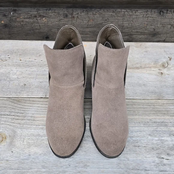 Me Too Zeus Modern Boho Minimalist Taupe Suede Block Heel Bootie 8M - Picture 8 of 15